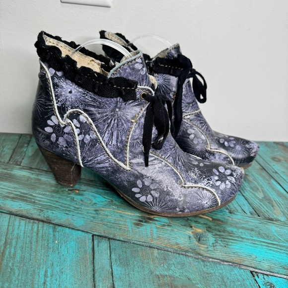 Rovers Womens Size 40 EUR Grey Leather Zip Laces Floral Steampunk Ankle Boots - Picture 2 of 16
